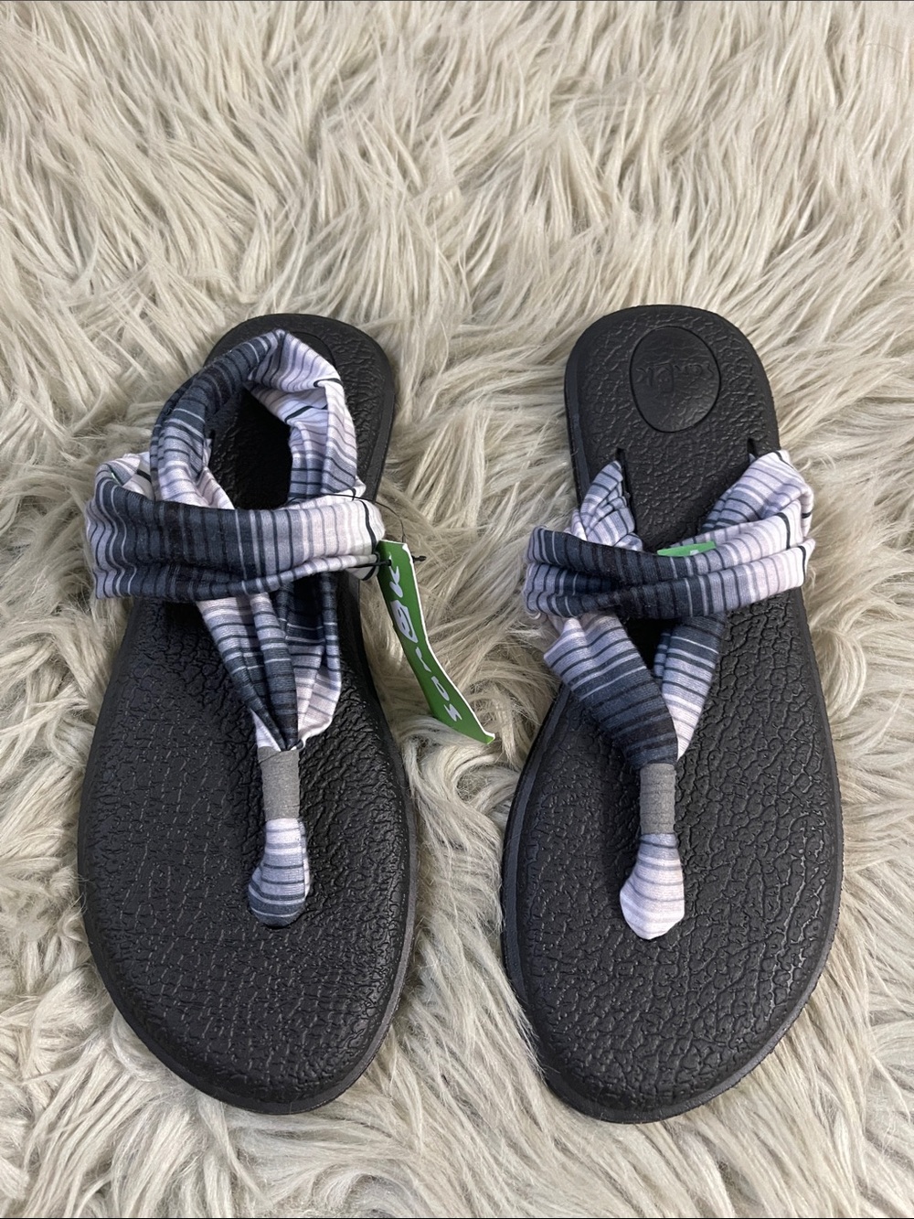 Sanuk yoga sling 2 prints